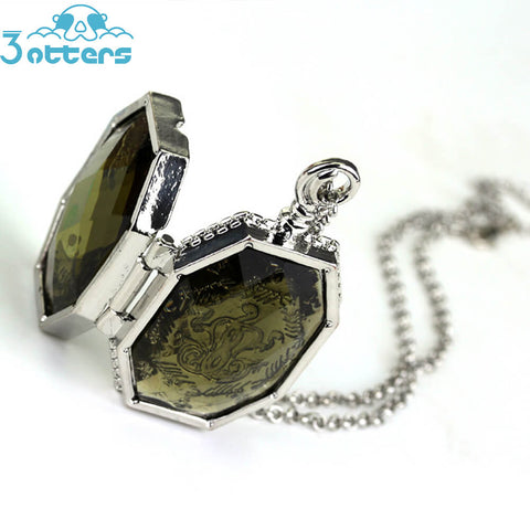 The Noble Collection Harry Potter Horcrux Locket - 3 Otters