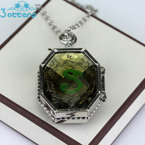 The Noble Collection Harry Potter Horcrux Locket - 3 Otters